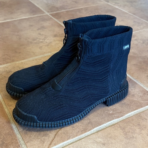 Camper Shoes - Camper Pix Black Zip-Up knit Ankle Boots 39
